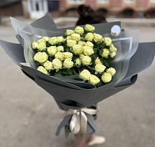 Букет Белые кустовые розы Солинеро в Чулково